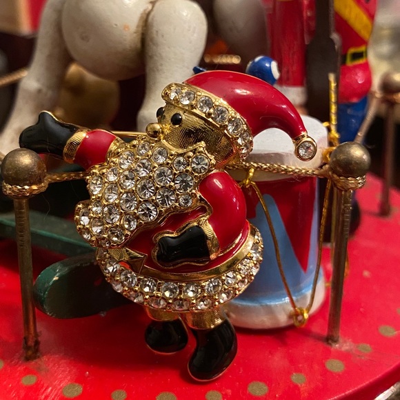 Swarovski Santa Claus brooch - Picture 3 of 5